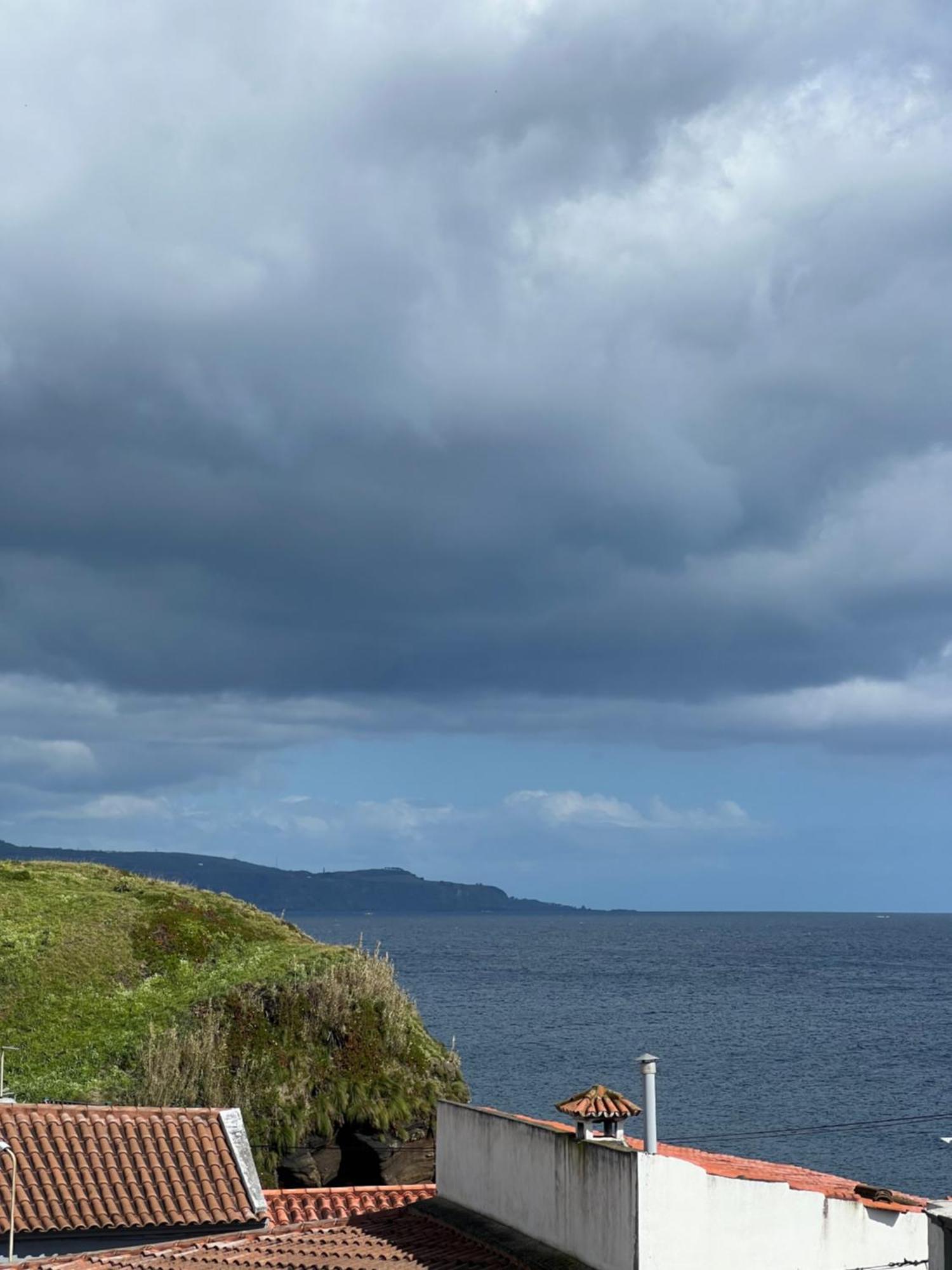 Casa A 2 Minutos A Pe De Piscina Natural Ponta Delgada Exteriér fotografie